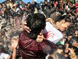 Tradisi Omed-omedan di Sesetan Denpasar, Bukan Festival Ciuman Masal