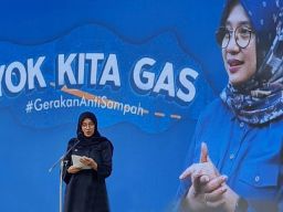 Ipuk Fiestiandani Dorong Gerakan Anti Sampah di Pasar Rogojampi