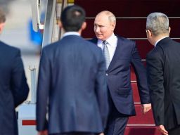 Vladimir Putin Tiba di Tiongkok untuk Menghadiri KTT Belt and Road