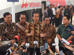Presiden Jokowi Resmikan KCJB yang Diberinama WHOOSH