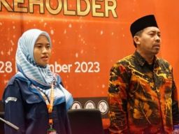 KPU Jatim Rakor dan Sosialisasi Pengelolaan Logistik di Ballroom Artotel Surabaya