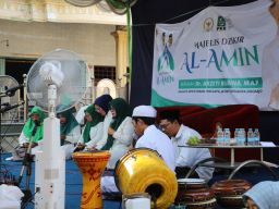 Dukung AMIN Arzeti Bilbina Membentuk Majelis Zikir Al Amin