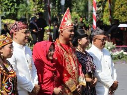 Eri Cahyadi Bersama Pemuda Surabaya Gelar Upacara Sumpah Pemuda di Balai Kota