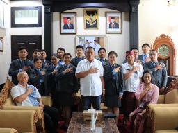 Bupati Tamba Beri Dukungan Siswa Magang ke Luar Negeri