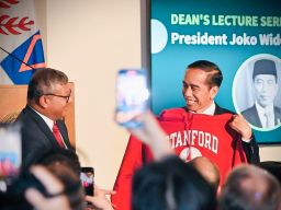 Jokowi Beri Kuliah Umum di Stanford University dengan Tema 'Dampak Perubahan Iklim'