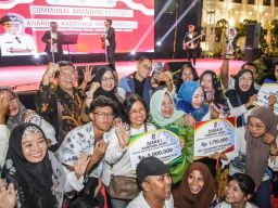 Eri Cahyadi Beri Penghargaan 19 Kampung Pemenang KAS-RPA 2023