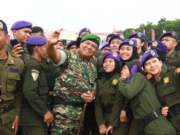 Mayjen TNI Farid Makruf Resmikan Lomba Ketangkasan Resimen Mahasiswa di Malang