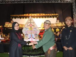 Ipuk Fiestiandani Bilang, Festival Wayang Kulit Disambut Meriah Warga Banyuwangi Selatan