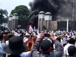 Aksi Demo APDESI di Depan Gedung DPR, Warga Diminta Hindari Jalan Gatot Subroto