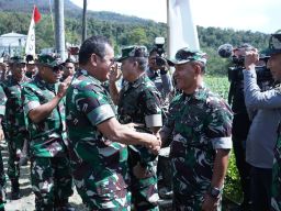 KASAD Didampingi Kasdam Brawijaya Ikut dalam Aksi Penghijauan di kawasan Gunung Lawu