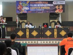 Wabup Ipat Ingatkan PMI sebagai pengayom masyarakat