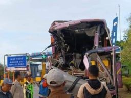 Pulang dari Bali, Bus SMKN Ngasem Hantam Dump Truk, Dua Orang Tewas di Tempat