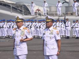 Pangkoarmada RI, Pimpin Sertijab Pangkoarmada II di Dermaga Ujung, Surabaya