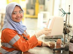 UNTR Catat Kenaikan Penjualan Batu Bara, Turunkan Produksi Emas dan Alat Berat