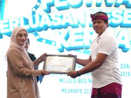Desa Lebih Raih Penghargaan Bergengsi Tingkat Nasiona di Festival Perluasan Kesempatan Kerja 2023