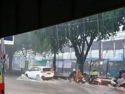 Antisipasi Bencana Hidrometeorologi, Pemkot Surabaya Siapkan 7 Posko Terpadu