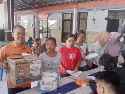Pemerintah Pusat Menyalurkan Bansos Alat Masak Listrik ke 10.813 KPM di Banyuwangi