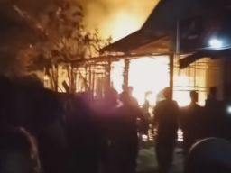 BPBD Aceh Singkil Terlambat, Dua Rumah Bersaudara Musnah Dilalap si Jago Merah