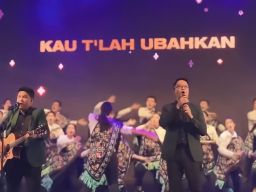 Perdana, Surabaya Gelar Perayaan Natal di Balai Kota, Ribuan Jemaat Hadir dan khidmat