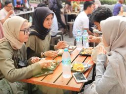 IPO Perdana, Ayam Goreng Nelongso Incar Dana Rp62,55 Miliar