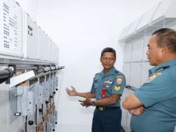 Pangkoarmada II Tinjau Fasilitas Simulator Kapal Selam Koopskasel