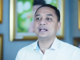 Eri Cahyadi Apresiasi Warga Dukuh Kupang yang Bersedia Bongkar Rumah untuk Atasi Banjir