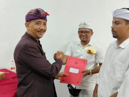 Bendesa Desa Adat Kerobokan, Hadiri Pengukuhan Kelian dan Prajuru Br Petingan 2024-2029