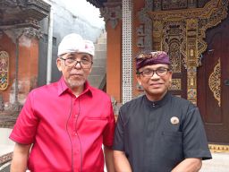 I Wayan Tegel Winarta dan I Wayan Sudirta, SH Sosok Pemimpin Yang Sederhana dan Merakyat