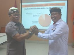 Bendesa Adat Bualu Apresiasi Kinerja Pengurus LPD Desa Adat Bualu Tahun Buku 2023