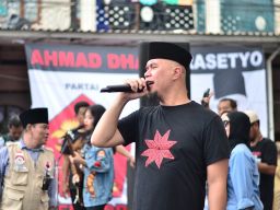 Ahmad Dhani Kampanye dan Konser Bersama Triad di Surabaya, Warga Bulak Menyambut Histeris