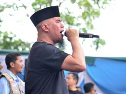 Ahmad Dhani dan Triad Konser dan Kampanye di Bulak Banteng Lor Surabaya