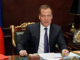 Medvedev Sebut, Siapapun yang Berkuasa di AS, Hubungan dengan Rusia Tidak akan Membaik