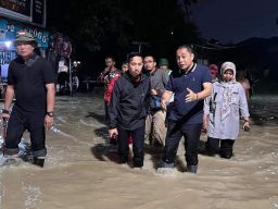Eri Cahyadi Minta Maaf pada Warga Pakal dan Sambikerep Terkait Banjir di Kawasan Itu