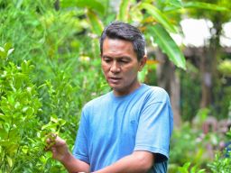 Abdul Ghoni NM Buka Suara Soal Keluhan Warga Kampung Herbal Nginden Jangkungan
