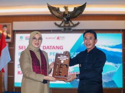 Ipuk Fiestiandani dan Irwan Lapatta Teken Kerja Sama Pengembangan Desa dan Pariwisata