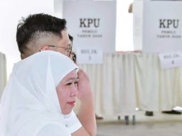 Khofifah Indar Parawansa Turut Berduka atas Meninggalnya 13 Petugas KPPS di Jatim