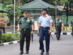 Mayjen TNI Rafael Granada Baay Sambut Kunjungan Kerja Pangkogabwilhan II
