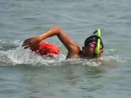 Prajurit Pasmar 2 Latih Renang di Selat Madura untuk Open Water Selat Madura Kasal Cup