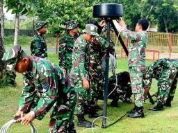 Prajurit Brigade Infanteri 2 Marinir Latihan Radar Kelvin Hughes untuk Misi Papua Nugini