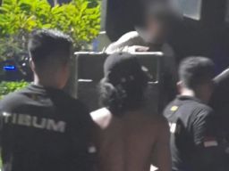 Satpol PP Surabaya Ringkus 9 Cowok dan 1 Cewek Remaja, Pesta Miras di Dukuh Kupang
