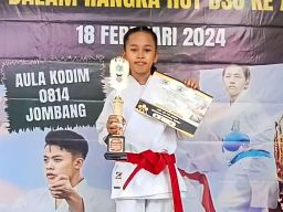 Sofia Aula Hikmah, Putri Prajurit Marinir, Raih Juara 3 pada Kejuaraan Karate di Jombang