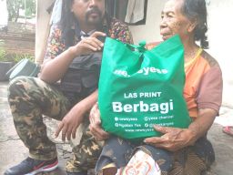 Anak Yatim Tinggal Bersama Nenek, PT. Sinar Mahardika Sentosa Beri Perhatian dengan Berbagi Sembako