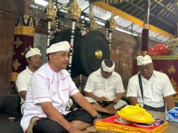 I Gusti Agung Putu Sutarja, Bersatu dengan Masyarakat di Piodalan Pura Panti Arya Wang Bang Pinatih