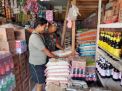 Harga Sembako di Pasar Pangkah Wetan Stabil dalam Pantauan Koramil Ujungpangkah