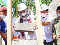 Bedah Rumah di Banyuwangi, Ipuk Fiestiandani Gandeng Baznas dan Capital Life Syariah