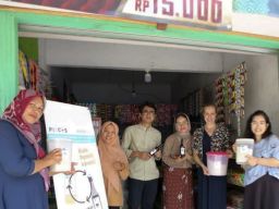 Upaya Kurangi Sampah Plastik, Banyuwangi Uji Coba Kemasan Daur Ulang untuk Sembako