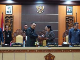 Bupati Jembrana Sampaikan LKPJ Tahun 2023 dan Dua Ranperda