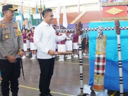 Wabup Ipat Buka Turnamen Basket SMANSA Cup XIII