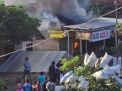 Kebakaran Melalap Rumah dan Toko Kelontong di Trenggalek, Kerugian Ditaksir Rp 185 Juta