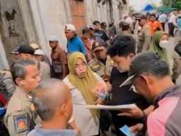 Eri Cahyadi Relokasi Pedagang di Jalan KH Mas Mansyur Surabaya ke Jalan Kalimas Timur